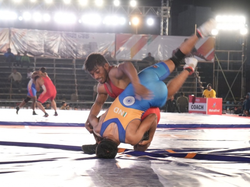 Bhagyashree Fund wins state level wrestling in Udgir | भाग्यश्री फंडने गाजविला उदगीरात राज्यस्तरीय कुस्तीचा फड