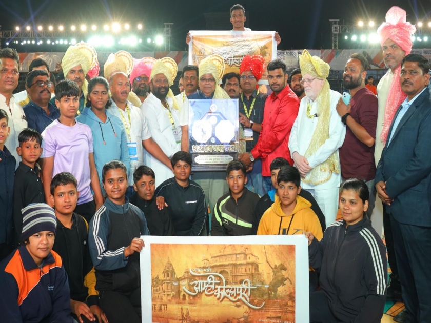 Kolhapur dominates overall title of Khashaba Jadhav Cup state level wrestling tournament | खाशाबा जाधव चषक राज्यस्तरीय कुस्ती स्पर्धेच्या सर्वसाधारण विजेतेपदावर काेल्हापूरचे वर्चस्व