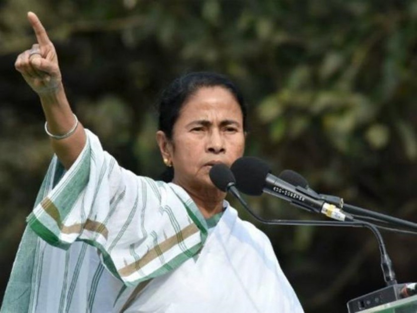 Mamata Banerjee challenged it officials to investigate helicopters used by bjp for election campaigning | Mamata Banerjee : "भाजपा नेत्यांचं हेलिकॉप्टर तपासण्याची हिंमत आहे का?"; ममता बॅनर्जींचं IT अधिकाऱ्यांना आव्हान