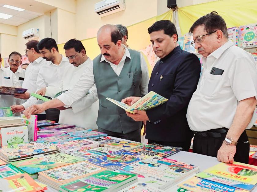 Book Exhibition of Ulhasnagar Municipal Corporation | उल्हासनगर महापालिकेचे पुस्तक प्रदर्शन