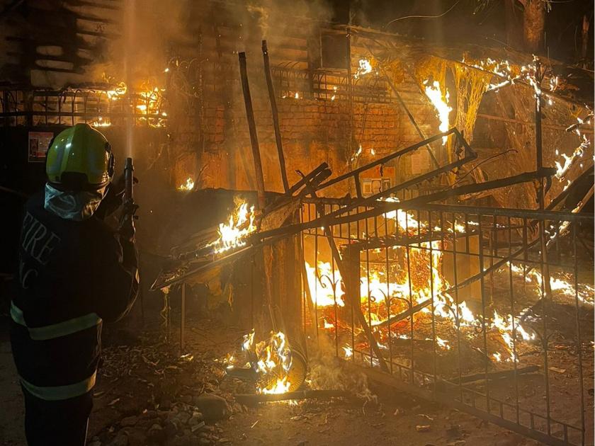 RTO agent office burned | आरटीओ एजंट ऑफिस आगीत खाक