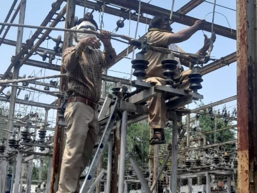 Mahavitran started working, people were upset because of power outage | महावितरणने कामे काढली, वीज गेल्याने जनता वैतागली