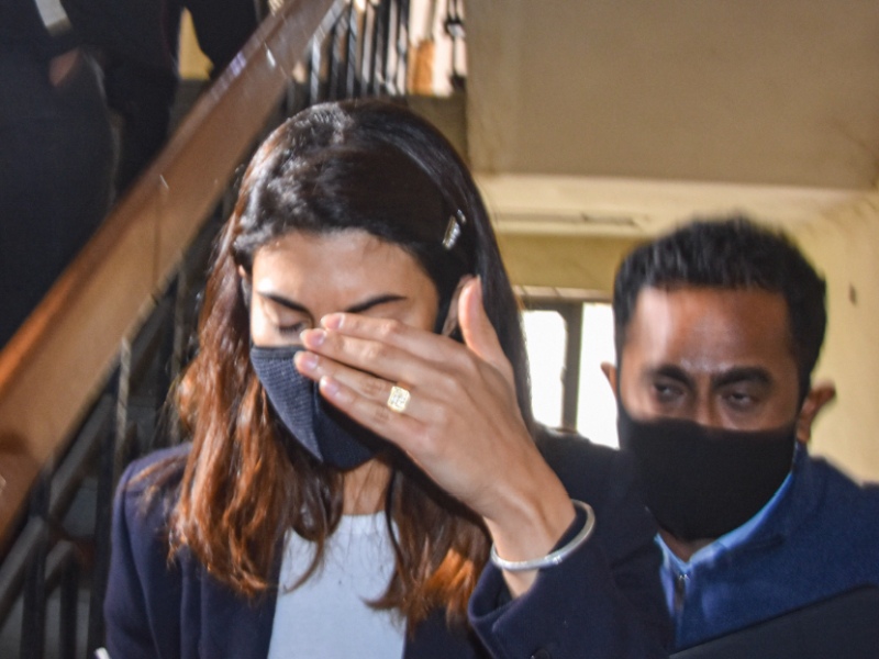 Jacqueline Fernandez accused in 215 crore extortion case; ED's investigation revealed that gifts worth 10 crores were given | २१५ कोटींच्या खंडणीप्रकरणी जॅकलिन आरोपी; १० कोटींच्या भेटवस्तू दिल्याचे ईडीच्या तपासात स्पष्ट