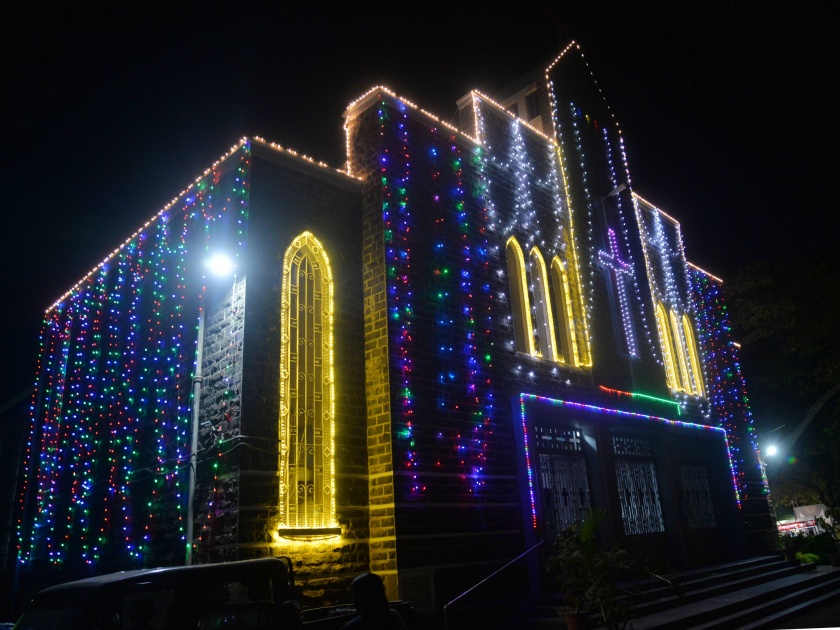 Kolhapur: Christmas season celebrates Christmas season, Christmas celebration concludes | कोल्हापूर :नाताळ निमित्त बाजारपेठेत गर्दी, सोमवारी ख्रिसमस फेस्टिव्हलचा समारोप