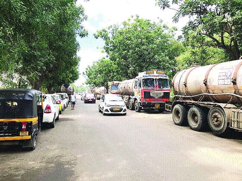 Heavy Vehicle Shipping in Civilian Colony navi mumbai | नागरी वसाहतीत अवजड वाहनांचा शिरकाव