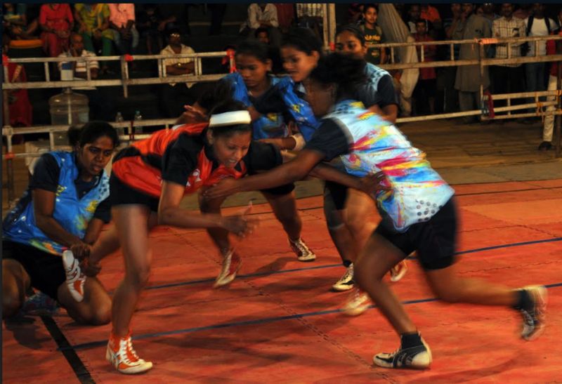 Kabaddi: Mahatma Gandhi Sports semi-finals with the all round performance of Sally Jadhav | कबड्डी : सायली जाधवच्या अष्टपैलू खेळाने महात्मा गांधी स्पोर्ट्स उपांत्य फेरीत
