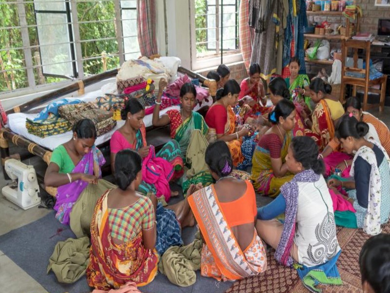 Economic empowerment of women rather than taking Haldi Kunku, Paithani programs by candidates | हळदी कुंकू, पैठणीचे कार्यक्रम उमेदवारांनी घेण्यापेक्षा महिलांचे आर्थिक सक्षमीकरण करा