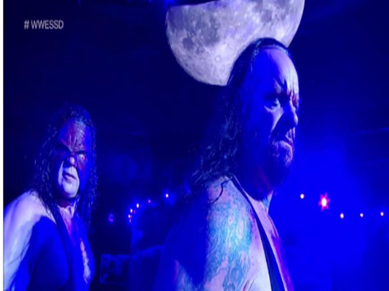 WWE: The Undertaker, Kane return to attack Shawn Michaels and Triple H | WWE : अंडरटेकर आणि केन यांच्या एन्ट्रीने ट्रिपल एचला धडकी भरली, पाहा व्हिडीओ