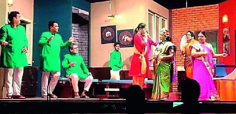 Jhadipatti Theatre will start from diwali this year | झाडीपट्टी रंगभूमीला दिवाळीपासून ‘अच्छे दिन’
