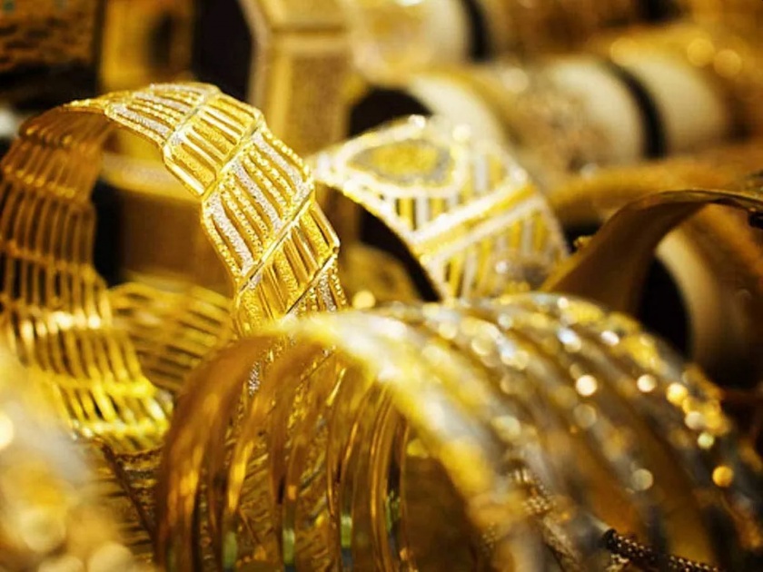 Gold price hits historic Rs 50,000 mark; will reach 68000 in next 2 years | सोन्याला 'ऐतिहासिक' झळाळी, तोळ्याचा दर 50 हजार पार; दोन वर्षांत होईल 'चमत्कार'
