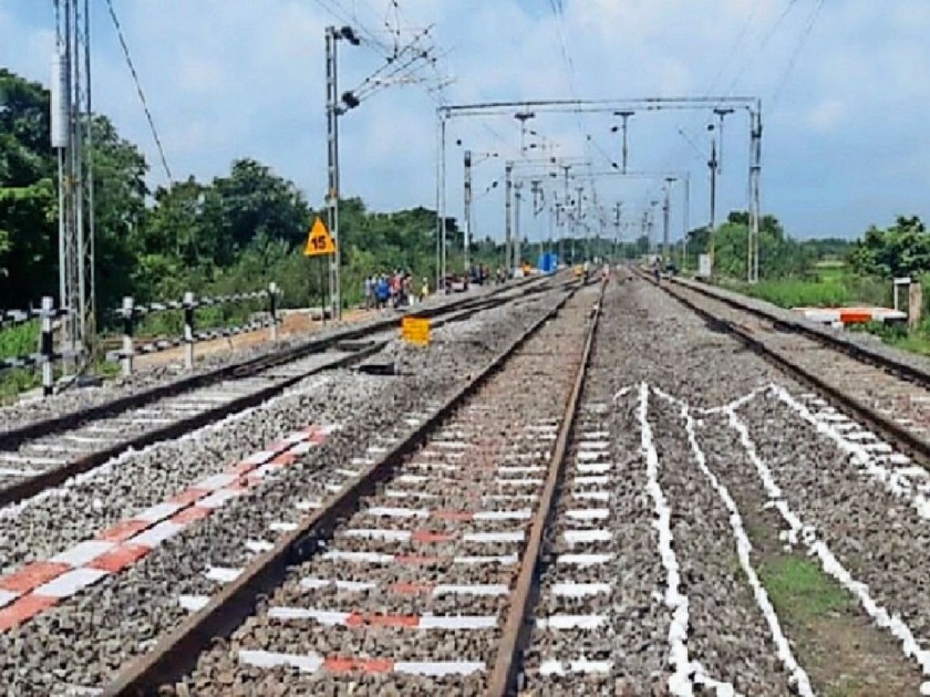 Wardha - Ballarshah third line train running, 33.33 km work completed | वर्धा - बल्लारशाह थर्ड लाईनची गाडी जोरात, ३३.३३ किमीचे काम पूर्ण