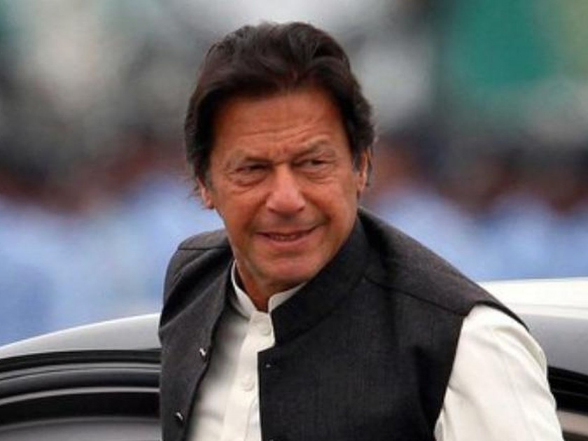 Imran Khan detonates 'petrol bomb' in Pakistan; Big increase in fuel prices | बापरे! इम्रान खान यांनीच फोडला पाकिस्तानात 'पेट्रोल बॉम्ब'; इंधन दरांत मोठी वाढ