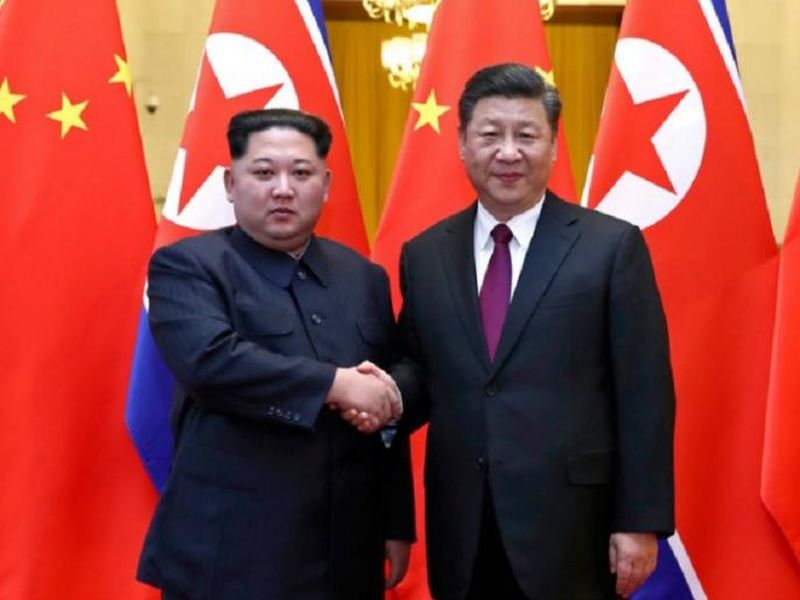 north korea kim jong un china xi jinping denuclearisation | बीजिंगमध्ये किम जोंग उन-शी जिनपिंग यांची भेट, अण्वस्त्र प्रसारबंदीबाबत सकारात्मक चर्चा