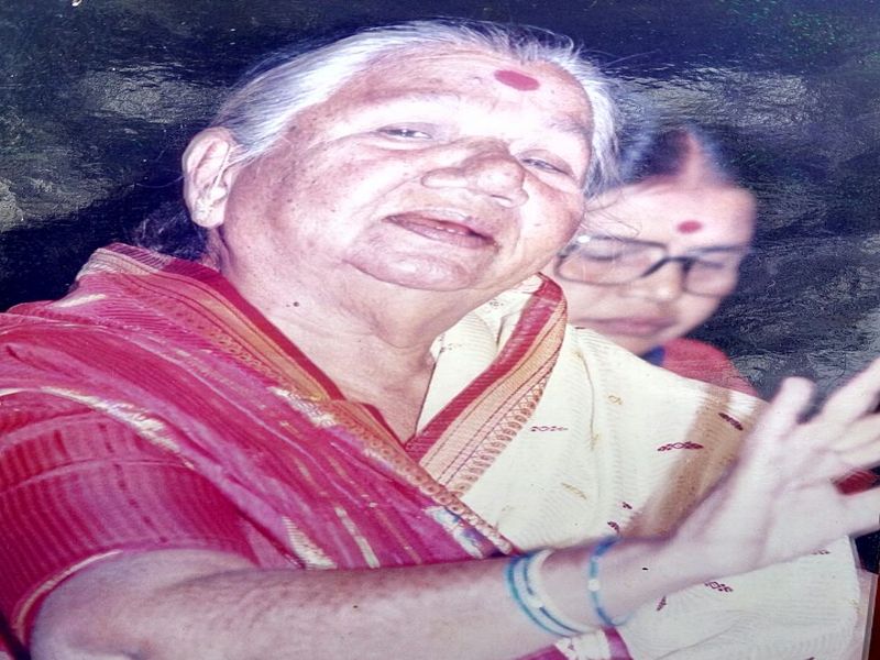 Chief Minister paid Tribute to the of Lavanisamradnyee Yamunabai Vaikar | लावणीसम्राज्ञी यमुनाबाईंना मुख्यमंत्र्यांकडून श्रद्धांजली