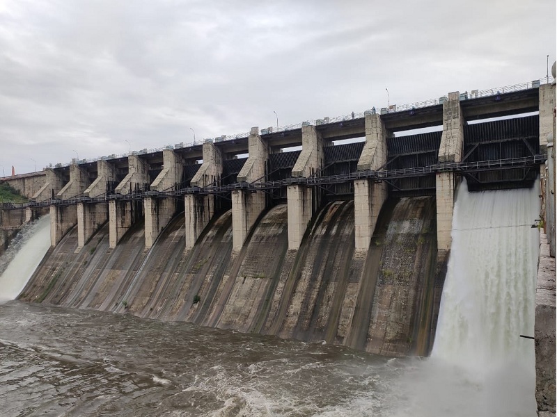 Yeldari dam filled; Open the two doors and immerse water in the Purna river basin | येलदरी धरण भरले; दोन दरवाजे उघडून पूर्णा नदीपात्रात विसर्ग