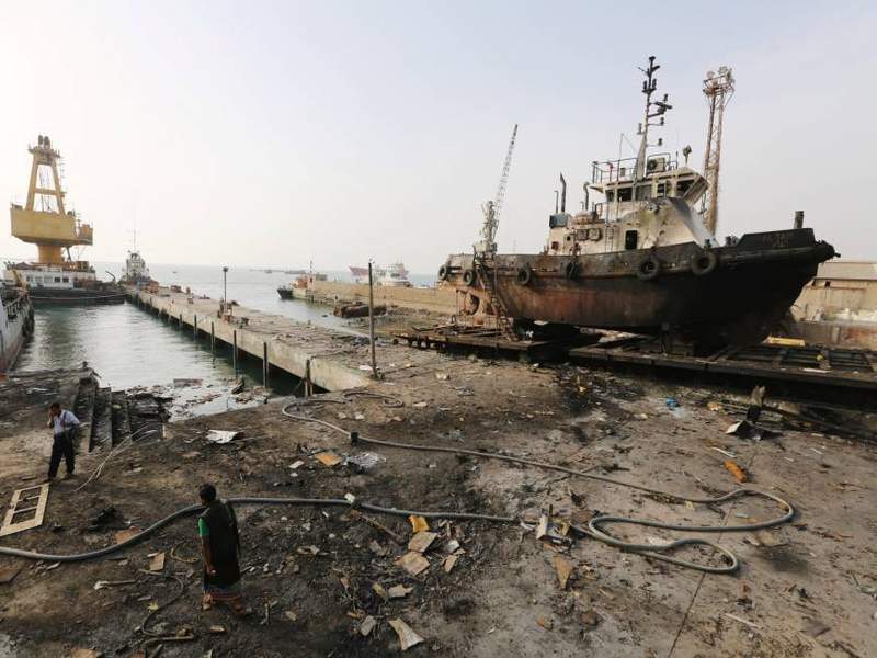 Saudi Arabia, UAE, launch attack on Yemen's port city of Hudaida | सौदी अरेबिया आणि संयुक्त अरब अमिरातीचा येमेनच्या बंदरावर हल्ला