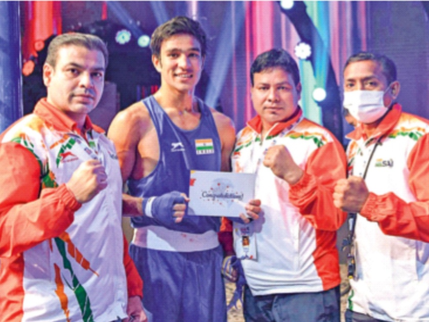 Four Indian boxers in the semifinals | चार भारतीय बॉक्सर्स उपांत्य फेरीत