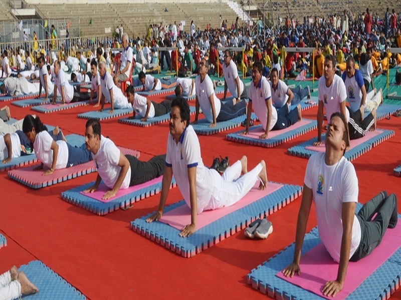  Yoga should be done daily for healthy health: Ram Shinde | सुदृढ आरोग्यासाठी रोज योगसाधना करावी : राम शिंदे