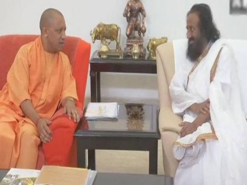 Sri Sri Ravi Shankar has met Yogi Adityanath, discusses Ram temple issue? | श्री श्री रविशंकर यांनी घेतली योगी आदित्यनाथ यांची भेट, राम मंदिराच्या मुद्द्यावर चर्चा?