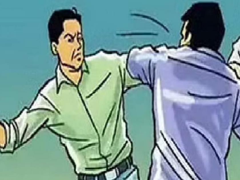 A young man was brutally beaten in Kolhapur after being shocked while leaving the hotel | हॉटेलमधून बाहेर पडताना धक्का लागल्याने कोल्हापुरात तरुणास बेदम मारहाण