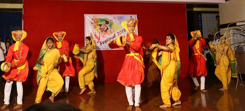 Gogate College wins title at South Ratnagiri Youth Festival | दक्षिण रत्नागिरी युवा महोत्सवात गोगटे महाविद्यालयाला विजेतेपद