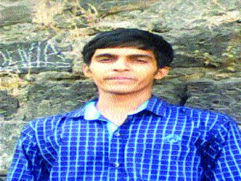  The body of a college student living in Mumbai was found on railway tracks | मुंबईत राहणा-या महाविद्यालयीन तरु णाचा मृतदेह रेल्वे रूळांवर आढळला
