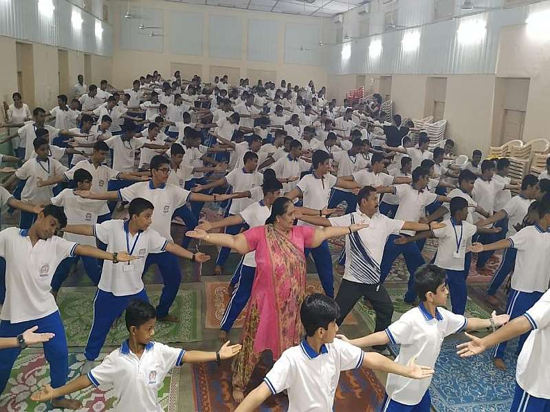 Celebrated International Yoga Day in the village-city and in school-college | गाव-शहरात अन् शाळा-कॉलेजात आंतरराष्ट्रीय योग दिन उत्साहात साजरा
