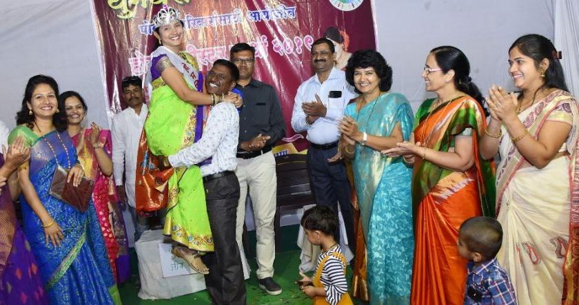 Chhattisgarh Governor Pushpa Badgeajar: Home Minister | चाळीसगावला पुष्पा बडगुजर ठरल्या ‘होम मिनिस्टर’