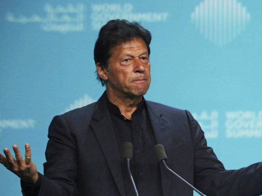 CoronaVirus Pakistan's PM Imran Khan's gone through test; Gone self-isolation hrb | CoronaVirus पाकिस्तानचे पंतप्रधान इम्रान खान यांची कोरोना चाचणी; गेले सेल्फ आयसोलेशनमध्ये