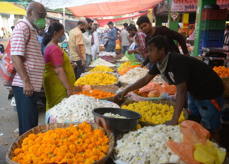 Marigold blooms in Nagpur, prices rise: Relief to productive farmers | नागपुरात  झेंडू फुलला, भाव वाढला  : उत्पादक शेतकऱ्यांना दिलासा