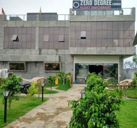 Raid on the Zero Degree Bar of Nagpur, which continues till dawn | पहाटेपर्यंत सुरू असलेल्या नागपूरच्या झिरो डिग्री बारवर धाड