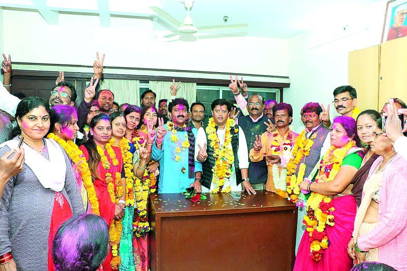 Zilla Parishad Elections: BJP's stronghold hit in Nagpur | जिल्हा परिषद निवडणूक : नागपुरात भाजपच्या गडाला धक्का