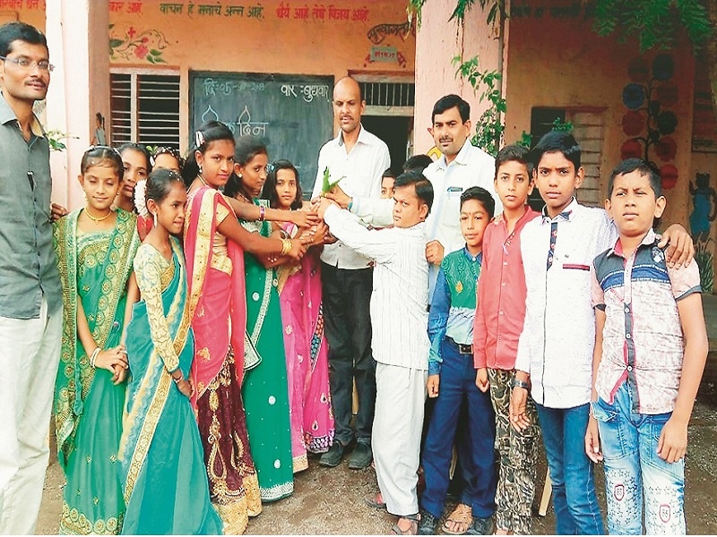 Experimental schools: Aamdabad school rises from experimental to quality in Aurangabad | प्रयोगशील शाळा : अल्पावधीतच कात टाकत शाळेची प्रयोगशीलतेतून गुणवत्तेकडे झेप...!