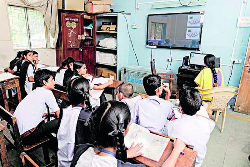 Virtual classrooms will be held in Zilla Parishad schools | जिल्हा परिषदेच्या शाळांमध्ये होणार व्हर्च्युअल क्लासरुम