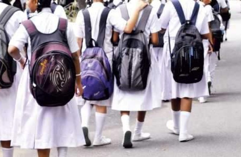 Buldhana District Students will get uniforms this year | विद्यार्थ्यांना यावर्षीही मिळणार गणवेश