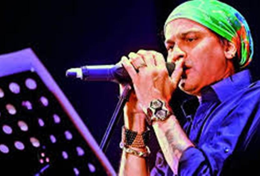 singer Zubin Garg from Assam offered his home as a coveted center. | राहतं घर कोवीड सेंटर म्हणून देऊ करणाऱ्या,‘पॉलिटिक्स नोकोरीबा बोंधू’ गाणाऱ्या आसामच्या झुबीन गर्गची गोष्ट.