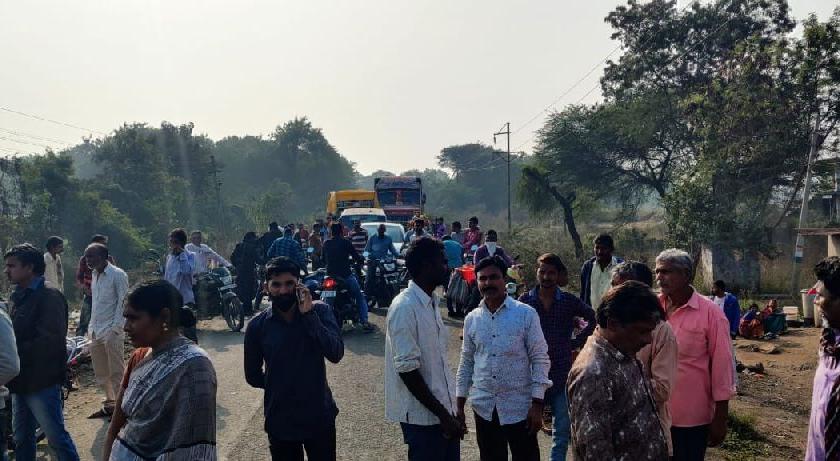 man seriously injured after truck hit him on gadchandur wanoja road | भरधाव ट्रकने कंत्राटी कामगाराला उडवले, व्यक्ती गंभीर जखमी