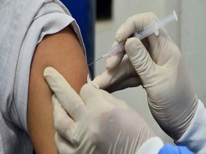 Children may receive the corona vaccine by September | सप्टेंबरपर्यंत लहान मुलांना मिळू शकते कोरोना लस, जाणकारांनी दिले संकेत