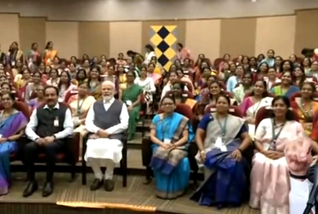 Chandrayaan mission has become symbol of spirit of New India, women power: PM  Modi in 'Mann Ki Baat' | www.lokmattimes.com