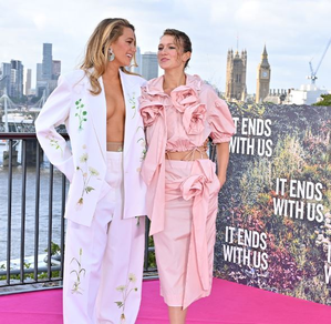 Blake Lively encounters wardrobe malfunction at London photocall, handles it like a pro – www.lokmattimes.com