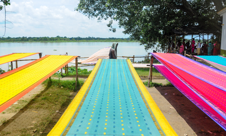 Institutional partnerships to strengthen handloom sector, empower weavers: Govt