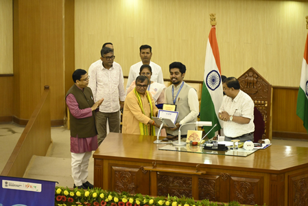 Tripura Minister Advocates Enhanced Youth Engagement in Politics at Viksit Bharat Youth Parliament