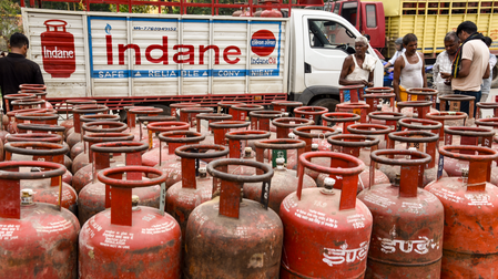 Aadhaar authentication mandatory for subsidised LPG refills from Oct 1