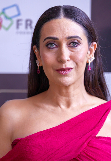 Karisma Kapoor showers praise on Shakira's FIFA World Cup act, says 'Lolo loves'
