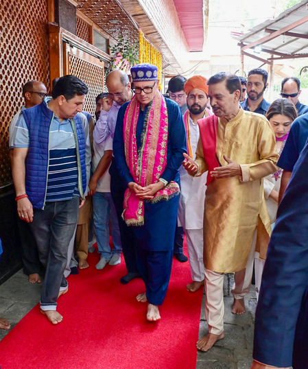 Hundreds of Kashmiri Pandits reach Mata Kheer Bhawani temple as CM Abdullah, LG Sinha extend greetings on festival