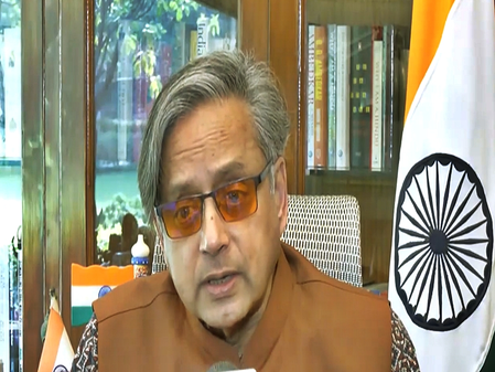त्रिनामOOL कांग्रेस में विभाजन दर्शाता है बिना सिद्धांत की राजनीति: शशि थरूर