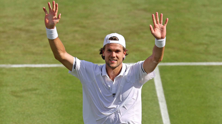 Wimbledon: Virtanen saves match