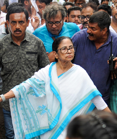 TMC crisis: Mamata camp banks on two arguments to counter rebels' claim