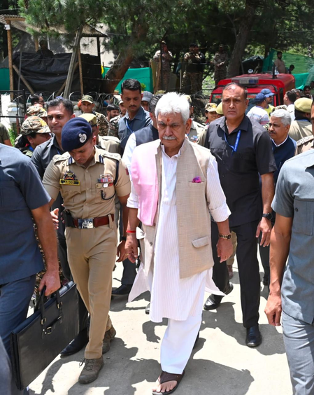 G reviews Amarnath Yatra arrangements at Nunwan base camp