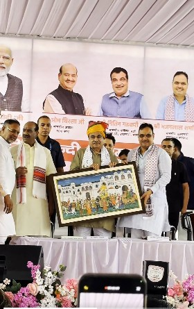 Mumbai expressway 80 pc complete, travel time to reduce to 12 hours: Nitin Gadkari